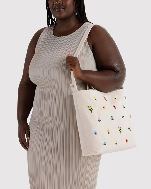 Horizontal Zip Duck Bag - Embroidered Ditsy Floral - Size: OS